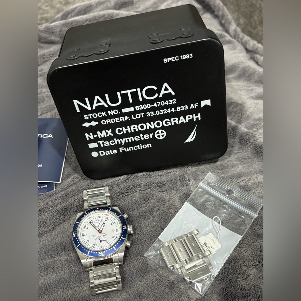 EUC men’s Nautica chronograph quartz watch